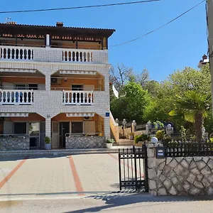 Appartamento Nef, Pinezići