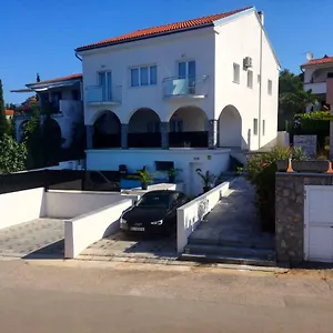 Appartamento Infinity, Pinezići