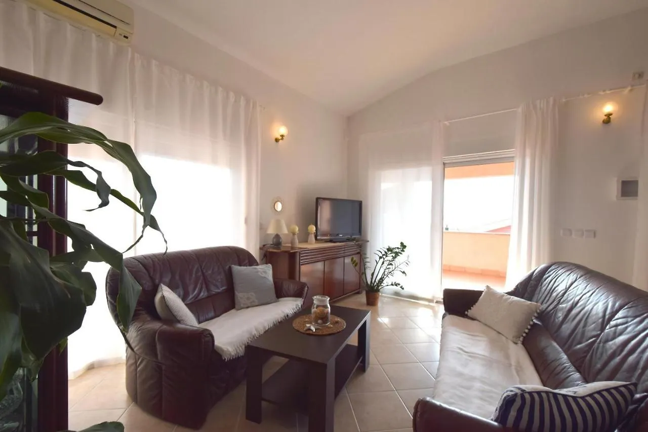 Apartment Luis Pinezici  Croatia